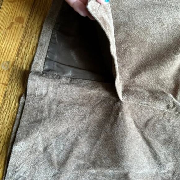 Global Identity Tan Leather Skirt – Women’s 12 – Classic Chic - Picture 2 of 8